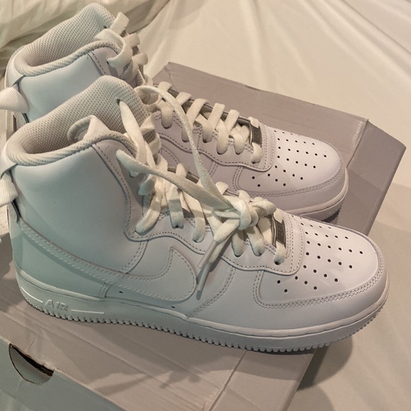 Nike Air Force 1 High New with box!! - Picture 2 of 4